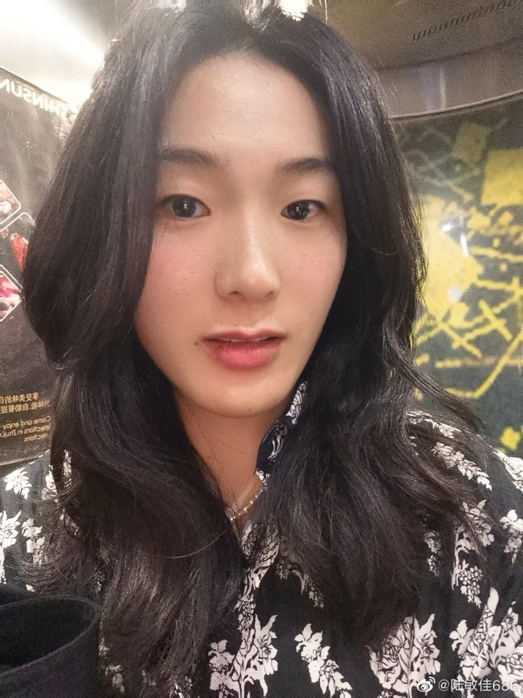 在阿拉巴重伤后，皇马目前仅剩纳乔和吕迪格两名健康中卫。